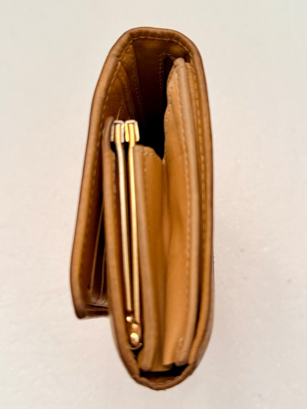 Vintage Fendi S.A.S. Roma Italy 1925 Tan Leather Kisslock Continental Wallet - Picture 9 of 9